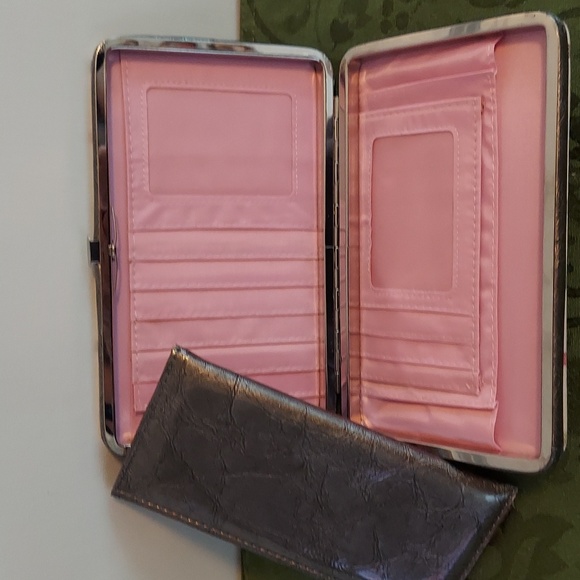 Women's Wallet - Picture 3 of 4